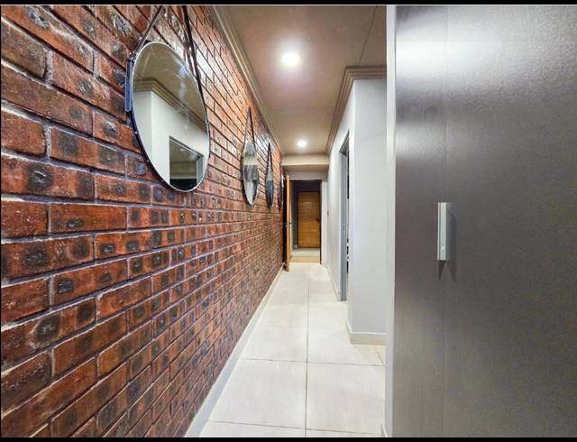 2 BEDROOM APARTMENT FOR SALE IN UMHLANGA RIDGE